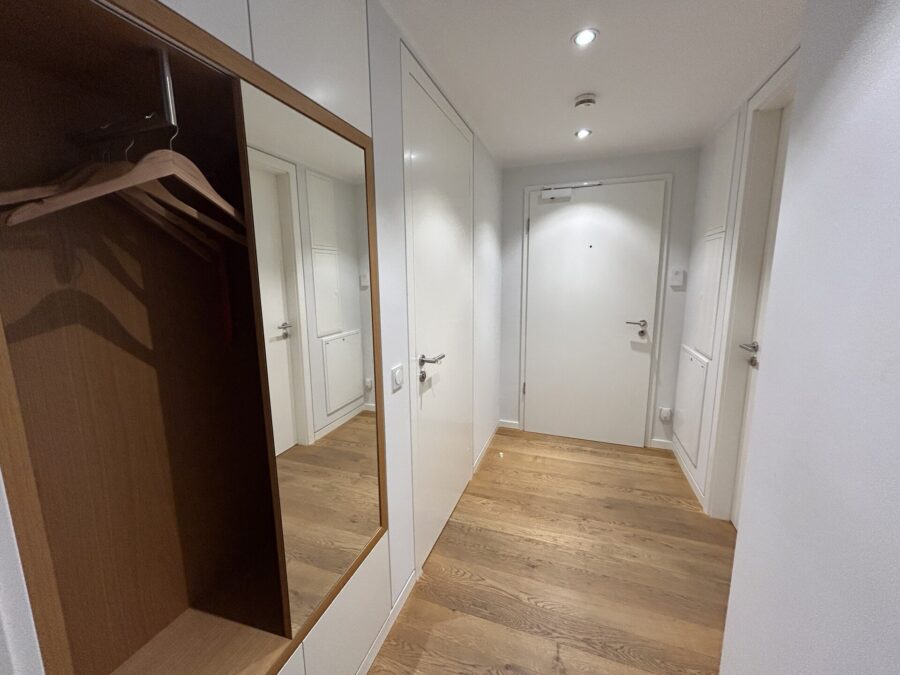 Nordseeinsel Norderney - Stadthaus im Zentrum mit Gewerbe + Ferienwohnungen + Penthouse - Penthouse - Flur (37207)