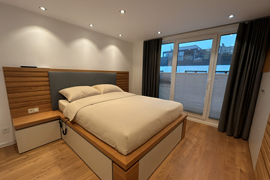 Nordseeinsel Norderney - Stadthaus im Zentrum mit Gewerbe + Ferienwohnungen + Penthouse - Penthouse - Schlafzimmer (37208)