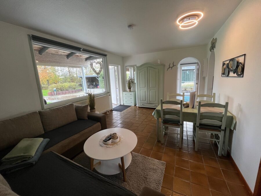 Ferienhaus-Ensemble in Traumlage – Ihr privates Paradies an der Nordsee mit Top-Rendite - Wohnzimmer Whg. 1 (34581)
