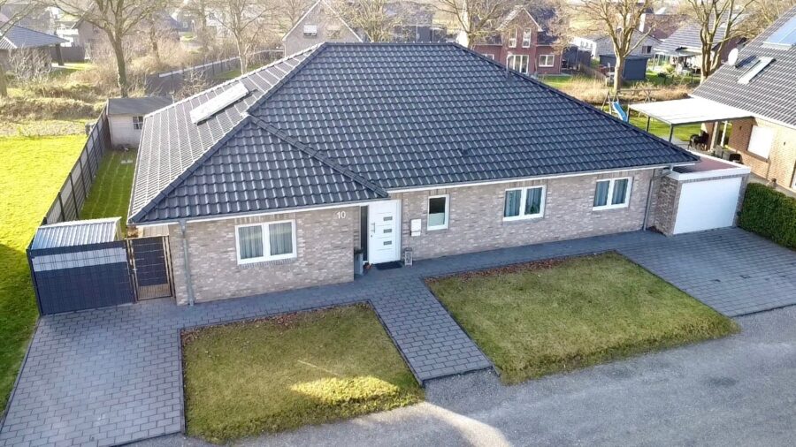Traumhafter Bungalow der Extraklasse, 26340 Zetel, Einfamilienhaus