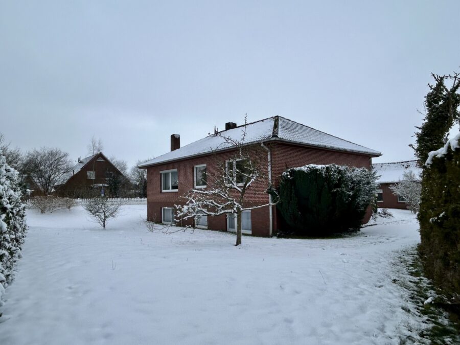 Großzügiges Einfamilienhaus mit Garten und Gestaltungspotenzial - Renovierungsbedürftig - Garten (38138)