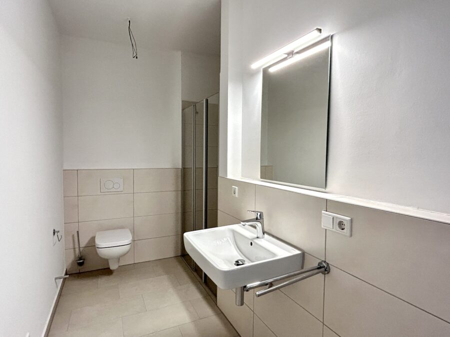 Wohnen am Urwald - 17 moderne Eigentumswohnungen in Neuenburg - Gästebad WE 16 (38612)