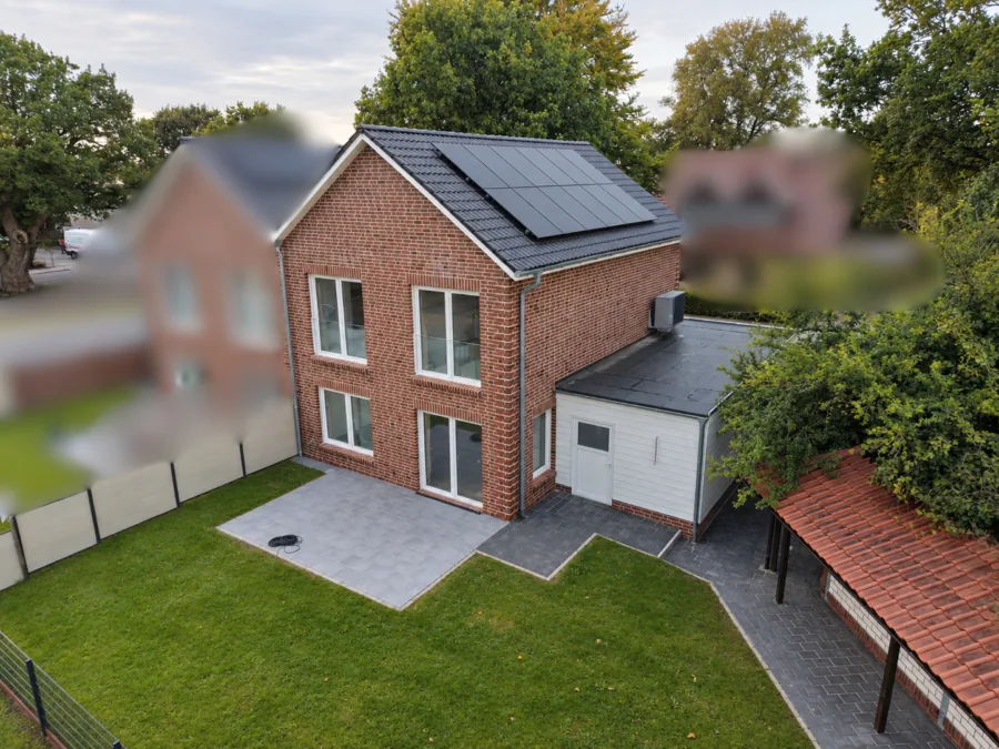 Neubau trifft Energieeffizienz: Moderne Doppelhaushälfte in Zetel - Drohnenaufnahme (50619)