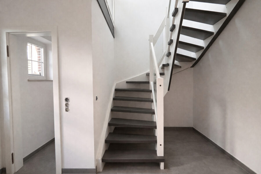 Modernisierte Erdgeschosswohnung mit Terrasse und freiem Blick in Dangast - Eingangsbereich (39207)